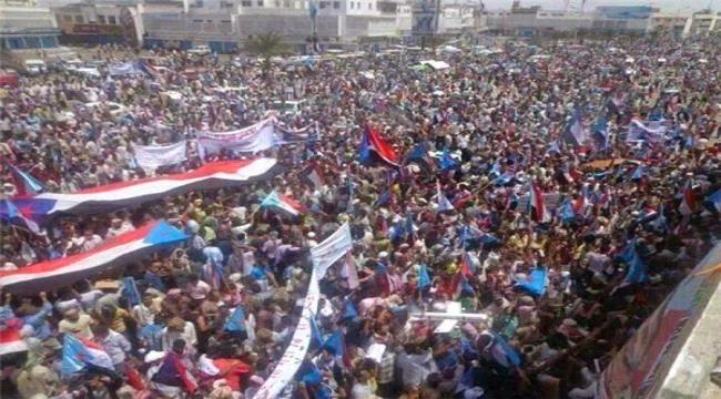سياسي جنوبي: على حكومة معين ان تدرك ان تغاضي #المجلس_الانتـقالي والقوى الجنوبية ليس ضعفا 