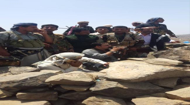 رئيس القيادة المحلية لانتقالي لحج يتفقد الخطوط الأمامية لجبهة حبيل حنش ثمران الحدودية 