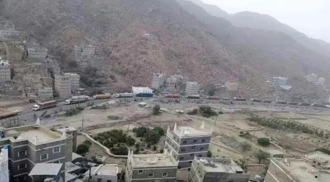 الحزام الأمني في يافع يصدر قراراً بتنظيم حركة سير شاحنات النقل الثقيل ويحدد توقيت مرورها