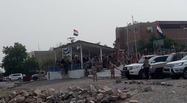 مليشيا الاخوان الارهابية تستهدف المواطنين ومقتل اسره بقذيفة اطلقت من معسكر بدر 