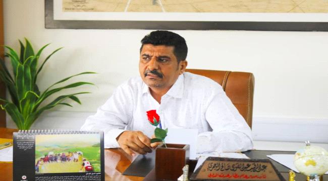 نائب مدير مطار عدن ينفي الشائعات المتداولة عن تعليق الدوام و اغلاق المطار 