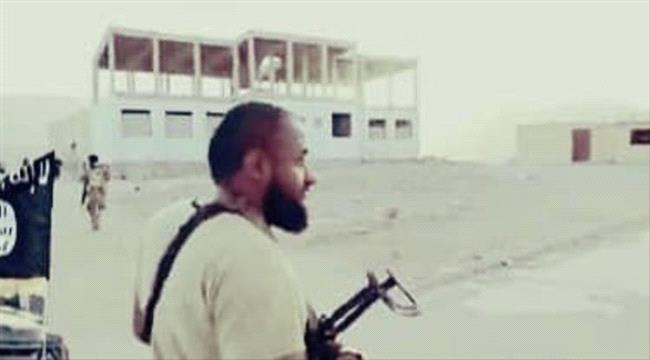 إرهابي مطلوب لواشنطن يقود ميليشيات الإخوان في #شبـوة