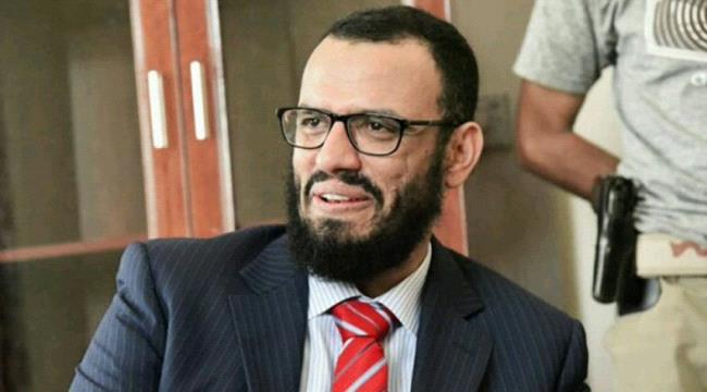 بن بريك يوضح بشأن حساباته النشطة على فيسبوك
