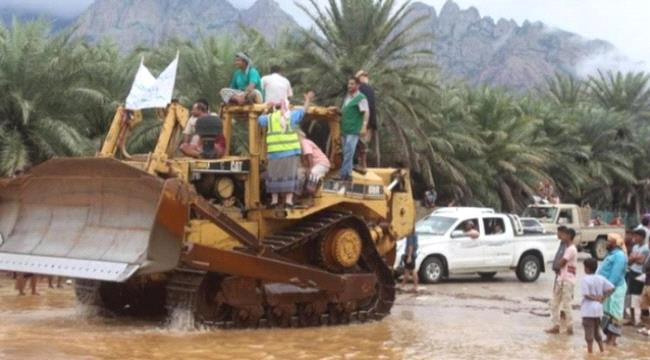 التدخلات الإماراتية والسعودية تخففان من معاناة  اهالي سقطرى من عاصفة "بافان"