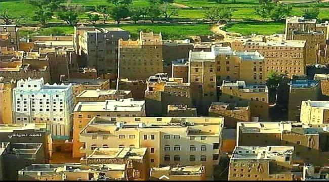 مواطن يقتل ويصيب 5 نساء بينهم زوجته في شبوة