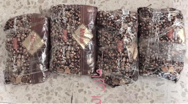 نقطة دوفس تضبط شخص بحوزته 4 كيلو حشيش في مدخل عدن