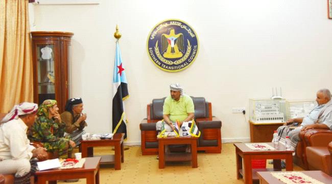 الرئيس القائد عيدروس الزُبيدي يُشيد بجهود الأجهزة الأمنية في محافظة ابين