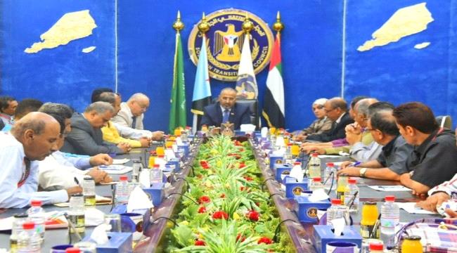 الرئيس الزبيدي : نعول على اكاديمي جامعة عدن وضع اساسات الدولة الجنوبية المنشودة 