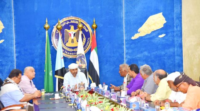 الرئيس الزُبيدي يؤكد على دعم المجال الثقافي والادبي في محافظة لحج 