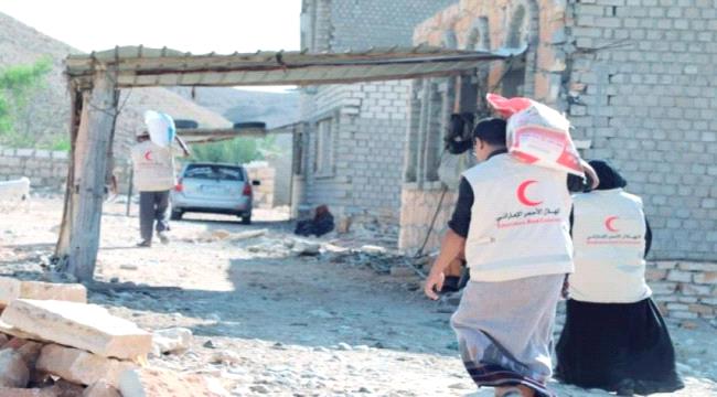 بدعم اماراتي ..اغاثة 1000 شخص من ذوي الدخل المحدود في الديس الشرقية