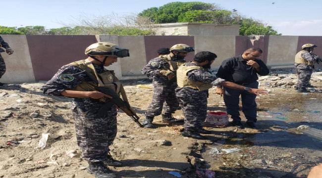 عدن.. إصلاح أنبوب مياه رئيسي