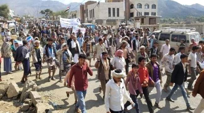 تعز.. مسيرة للمطالبة بالكشف عن نتائج التحقيقات بجريمة اغتيال الحمادي