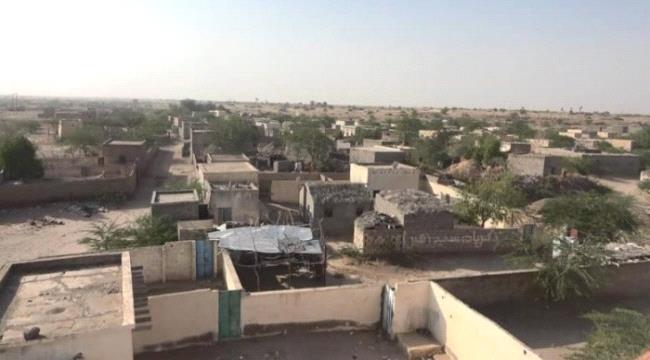 الحوثيون يقصفن بالمدفعية مساكن المواطنيين بحيس 