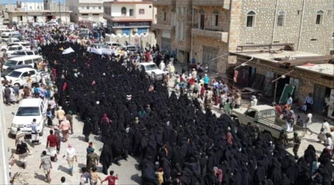 الربيزي : حضور النساء بمظاهرة سقطرى اليوم كان مميزا 