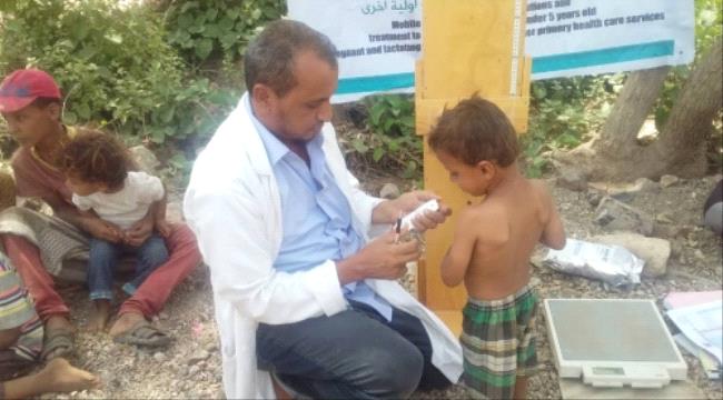 العيادة المتنقلة تواصل نزولها لمناطق ردفان النائية