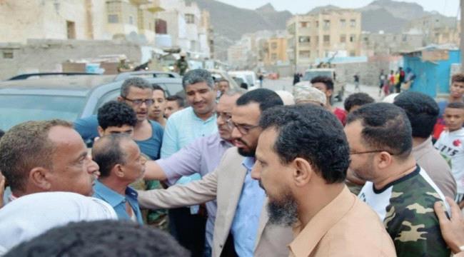 نائب رئيس #المجلس_الانتـقالي يؤدي واجب العزاء لأسرة الشاب لطفي شماخ  