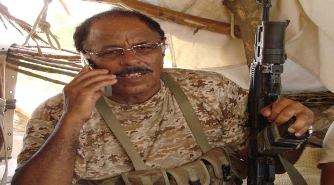 بطلب من علي محسن الأحمر .. وزير النفط يوجه المنطقتين الأولى والثانية بتأمين نقل النفط الخام عبر مؤسسة الحثيلي