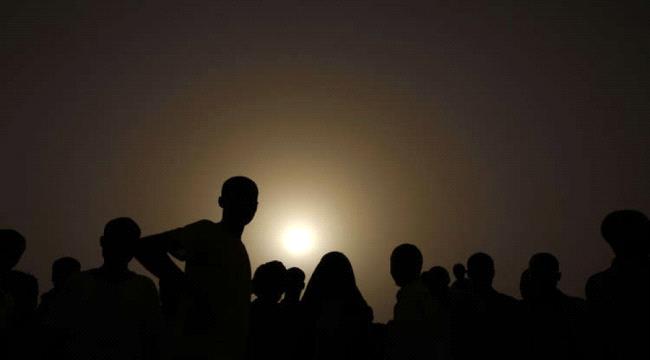 إجلاء 650 مهاجرًا غير شرعيًا عبر مطار عدن 