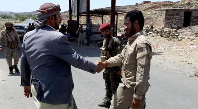 الربيعي يتفقد المقاتلين المرابطين بالجبهات القتالية الحدودية بمديرية الحد يافع 