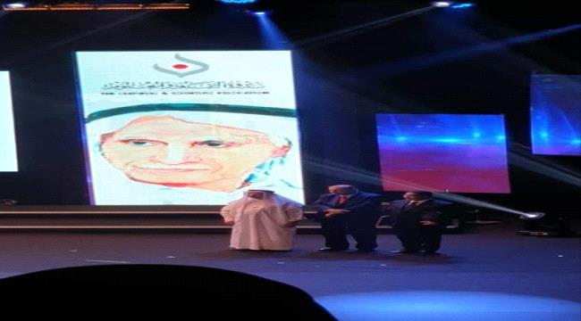 الثقافة والعلوم بدبي تكرم أديب وشاعر من عدن 