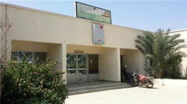 مستشفى ابن خلدون بلحج يستقبل 5 مرضى من كبار السن بسبب انقطاع الكهرباء