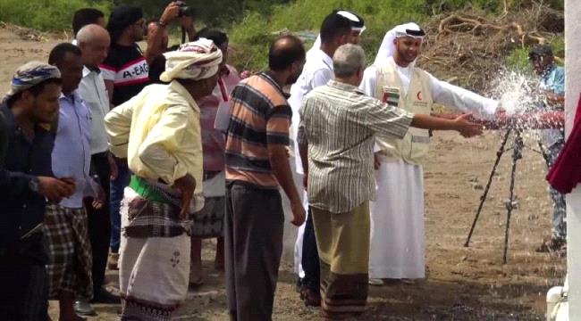 الإمارات تنهي أزمة شح المياه في المخا  