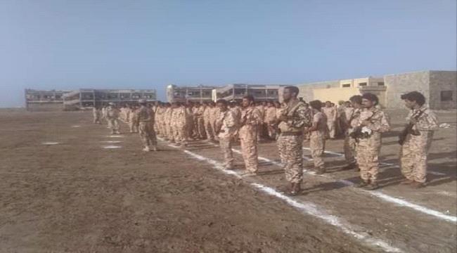  بأشراف قيادات من الاصلاح.. الشرعية تفتح معسكر للشرطة العسكرية ب#أبيـن لتجنيد شمالين وارهابيين