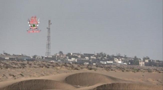 قصف حوثي لمزارع المواطنين ومواقع القوات المشتركة بالدريهمي