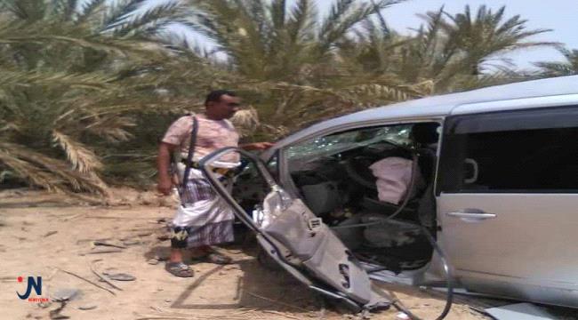 إصابة مدني في انفجار لغم أرضي بالمخا