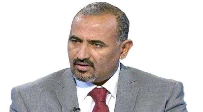 الرئيس الزبيدي يُعزي باستشهاد نائب رئيس الإدارة الإعلامية بانتقالي مديرية رخية ب#حضـرموت