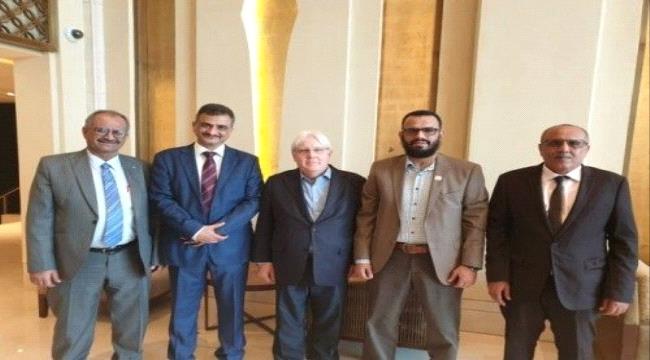 نائب وأمين عام  الانتقالي يلتقيان مارتن جريفت في الإمارات