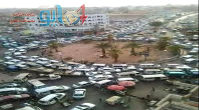 ازدحام مروري في #العاصمة_عـدن يخنق المواطنين ويخلق أزمة