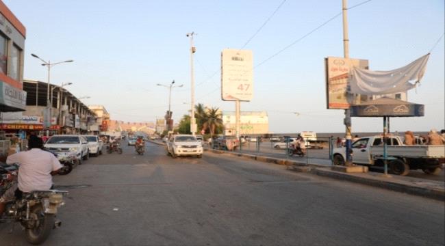 حركة تجارية واستقرار أمني وتنظيم لحركة السير بالمكلا في رمضان