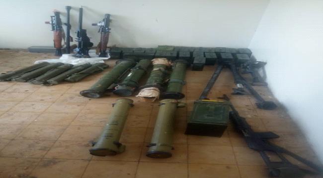 ضبط اسلحة وذخائر مهربة في المدخل الغربي لعدن