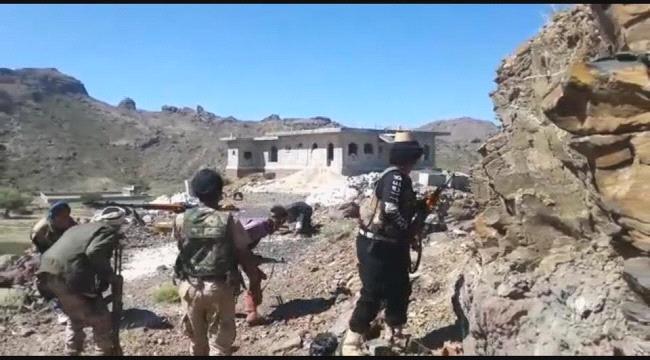 استشهاد  امرأة  وإصابة ثلاثة أخرين في قرية شخب بقصف حوثي 