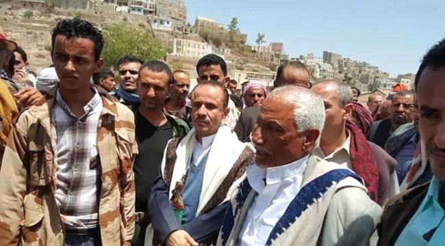 قطع الوريد.. معركة استعراضية لمليشيات الإخوان ب#تعـز لتصفية العُهد المالية