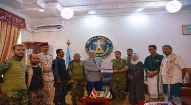 الانتقالي يكرم مدير عمليات مطار عدن الدولي