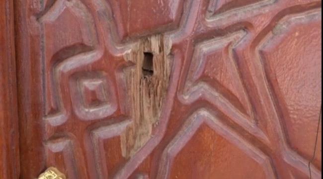 الحوثيون يقصفون مسجد عمر بن الخطاب في التحيتا بالحديدة