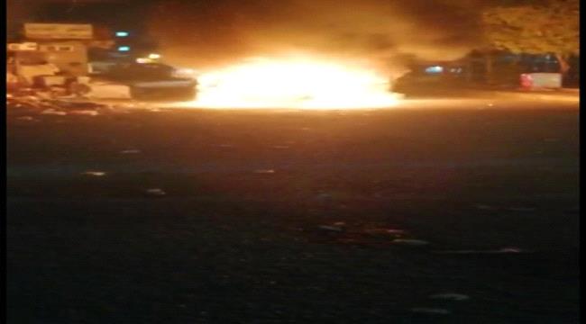 انفجار سيارة بإحدى شوارع الشيخ عثمان بعدن