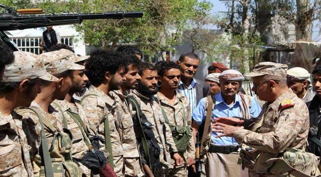وزارة الدفاع تعتمد 300 رتبة عسكرية لمدرسين الإخوان وعناصر الحشد في تعز