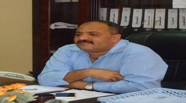 مدير ”كهرباء عدن“ يتهم مسؤولًا في الشرعية بإيقاف مرتبات موظفي المؤسسة