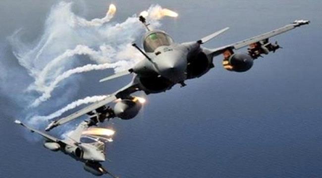طيران التحالف يقصف مواقع المليشيات في رازح ب#صعـدة