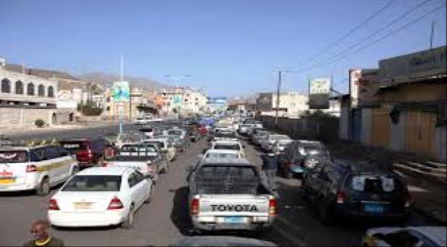 بعد أن أقدمت على نهبها.. مليشيات #الحـوثي تبيع “زيت الإغاثة الأممية” كوقود
