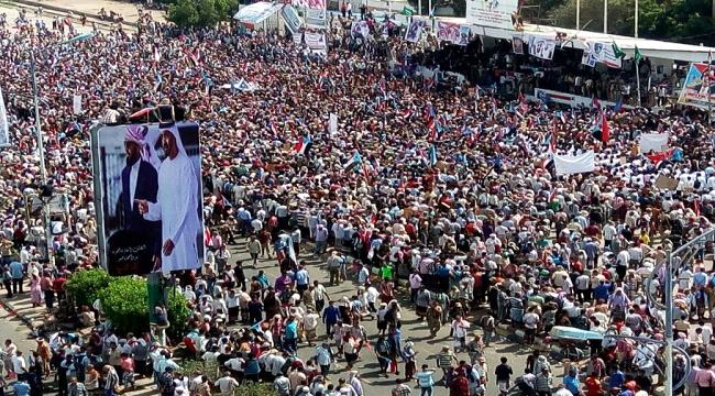 ناشطون جنوبيون يطلقون هاشتاق #شعب_الجنوب_سيحاسبكم ردا على رافضي اتفاق #الريـاض 