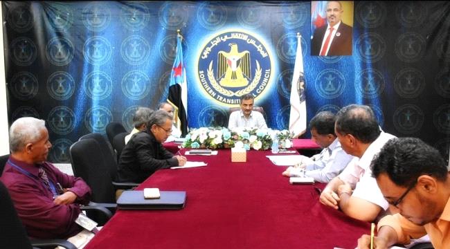 لملس يبحث مع قيادة مصافي عدن اوضاع المصفاة وسبل استعادة دورها الحيوي في دعم الاقتصاد الوطني