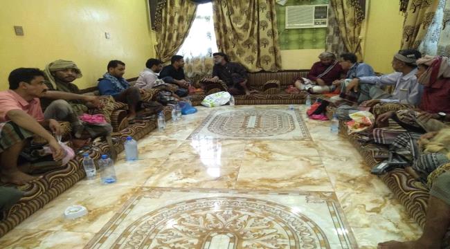 لقاء يجمع قائد حزام عدن ورئيس انتقالي #شبـوة وناقشوا المستجدات الجنوبية الاخيرة 