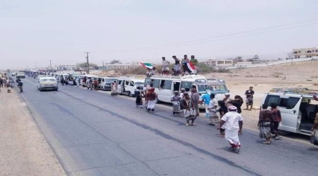وفود حاشدة من أبناء الجنوب تصل إلى المكلا للمشاركة في مليونية الوفاء