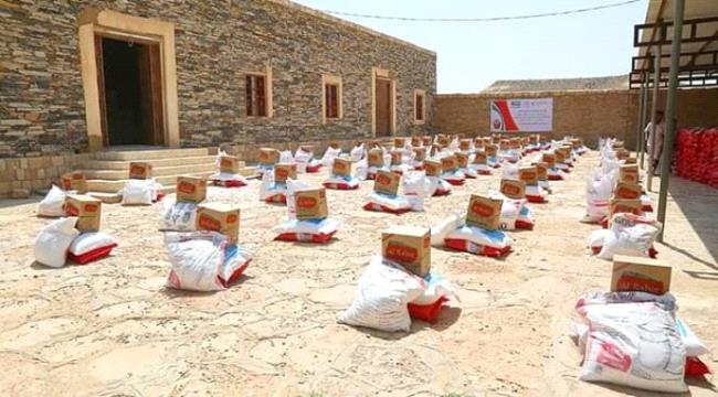  بدعم إماراتي..توزيع 1000 سلة غذائية في دوعن ب#حضـرموت