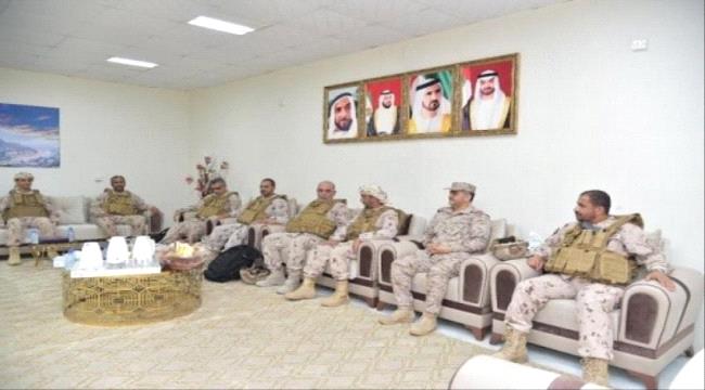 في لفتة انسانية.. قائد التحالف يوجه بالتكفل بعلاج اسرة اصيبت باحداث عدن الاخيرة