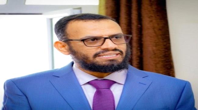 نائب الرئيس يزور جريح جنوبي فقد بصره في الهجوم على مشيعي الشهيد ابو اليمامة